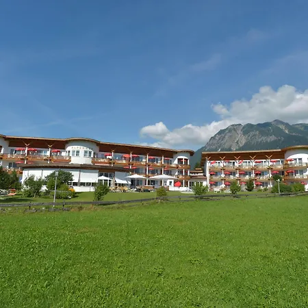Western Alpenhof Hotel 4*