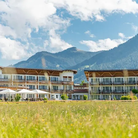 Western Alpenhof Hotel 4*