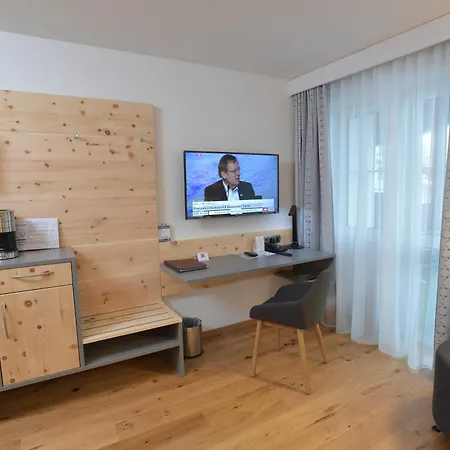 Hotel Western Alpenhof 4*